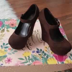 Brown wedge shoes